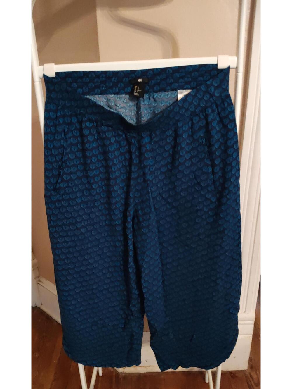 H&M pull on Capri pants - size 10 - blue/black - EUC